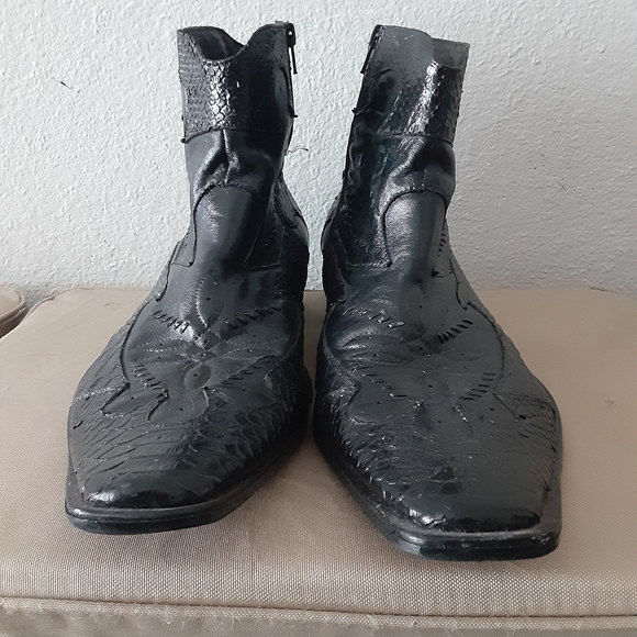 Mens size 11 black Banana Blues rattler low cut zipper boots. - Picture 2 of 8